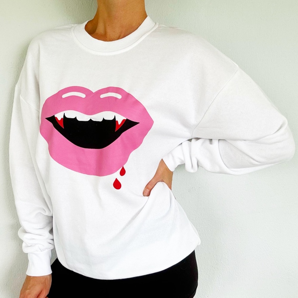 if it were me white vampire bite oversized fleece lined sweatshirt size small